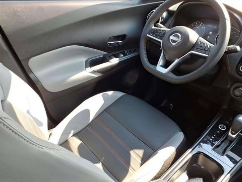 Used 2023 Nissan Kicks SR w/ SR Premium Package image 9