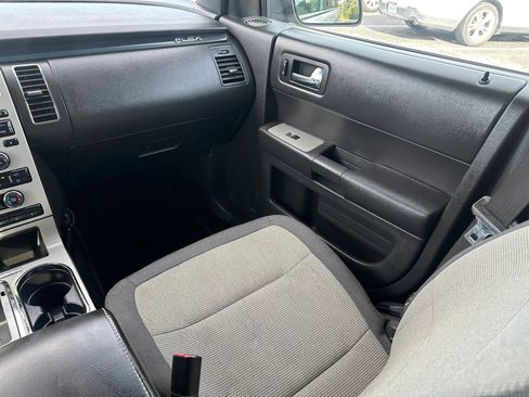 Used 2012 Ford Flex SE image 19