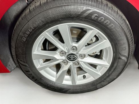 Used 2025 Toyota Camry LE w/ Convenience Package FWD image 11