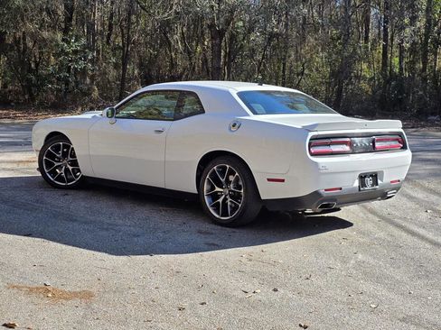 Used 2022 Dodge Challenger GT image 4