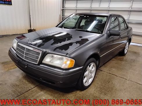 Used 1995 Mercedes-Benz C 220 Sedan image 4
