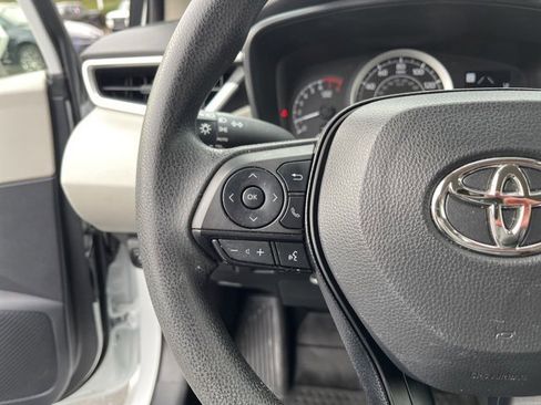 Used 2022 Toyota Corolla LE image 17