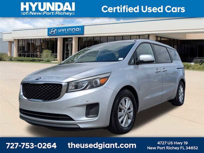 Used 2017 Kia Sedona LX w/ LX Essentials Premium Package