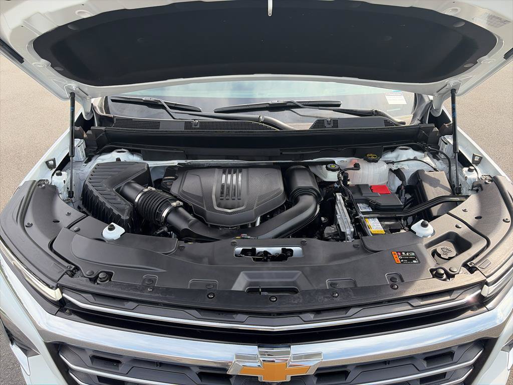 Used 2024 Chevrolet Traverse LT AWD/4WD image 32