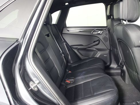 Certified 2026 Porsche Macan AWD/4WD image 32