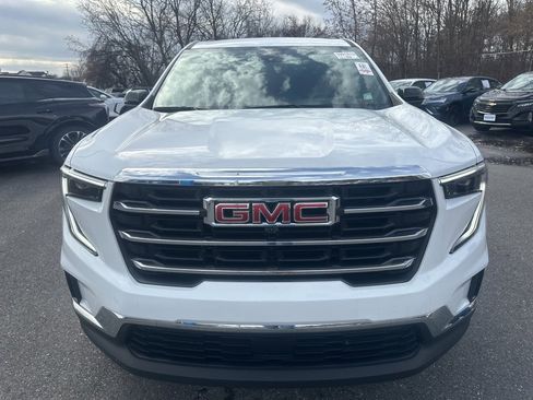 Used 2025 GMC Acadia Elevation image 2