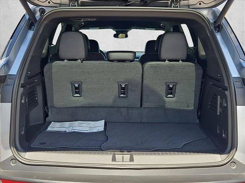 Used 2025 Buick Enclave Preferred w/ Super Cruise Package FWD image 10