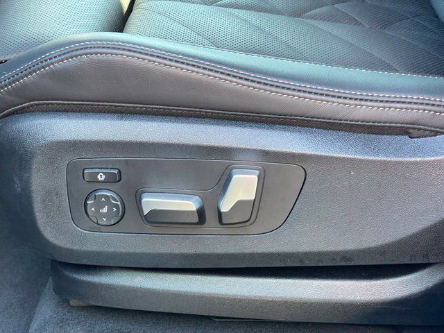 Used 2026 BMW X5 xDrive40i w/ Premium Package AWD/4WD image 13