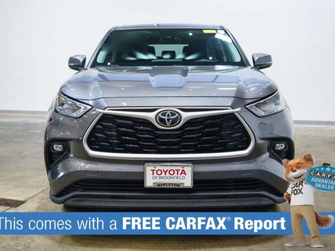 Used 2020 Toyota Highlander LE FWD image 2