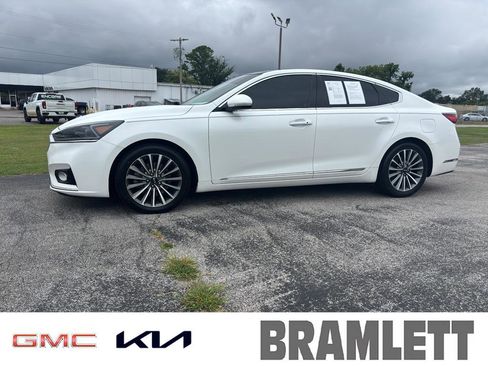 Used 2017 Kia Cadenza Premium w/ Luxury Package image 1