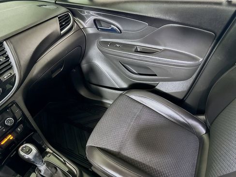 Used 2022 Buick Encore Preferred w/ Safety Package AWD/4WD image 19