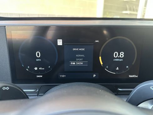 Used 2024 Hyundai Kona Limited image 20