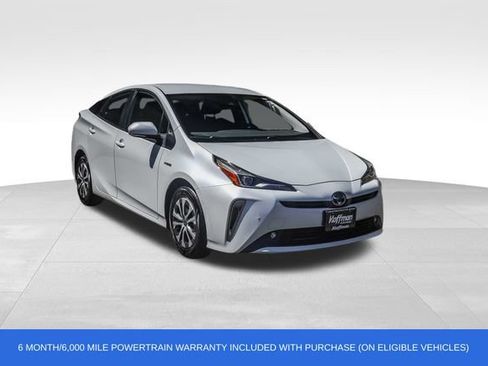 Used 2022 Toyota Prius LE AWD/4WD image 2