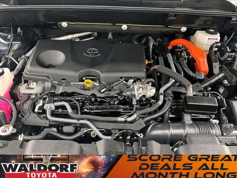 Used 2023 Toyota Venza LE image 13