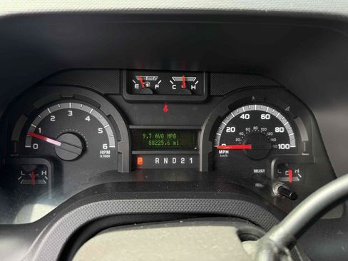 Used 2011 Ford E-350 and Econoline 350 XLT RWD image 16