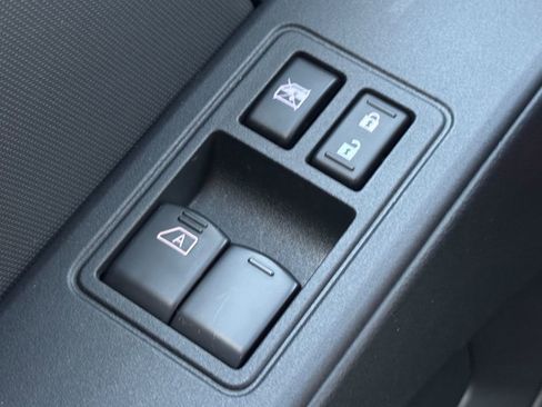 Used 2024 Nissan Frontier S w/ Technology Package image 18