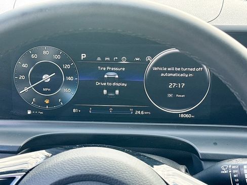 Certified 2024 Kia Seltos EX FWD image 12