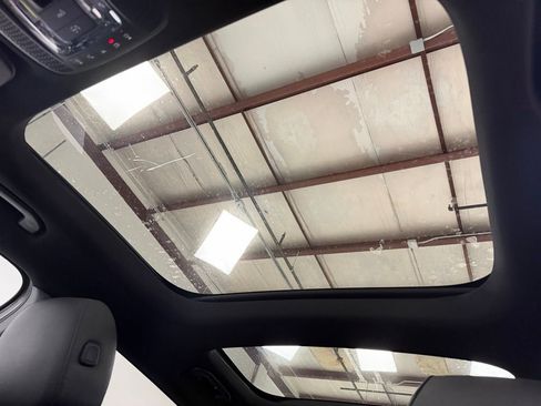 Used 2021 Mercedes-Benz GLB 250 4MATIC image 24