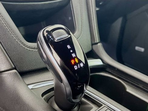 Used 2022 Cadillac XT6 Premium Luxury w/ Technology Package FWD image 15