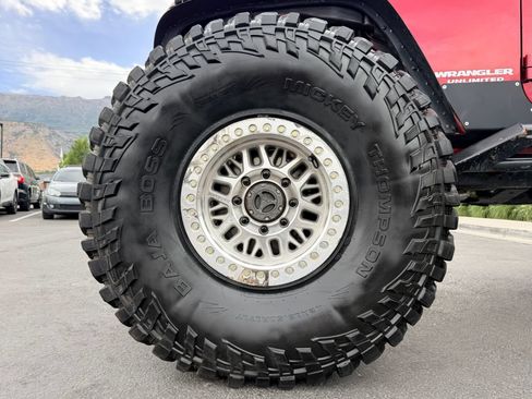 Used 2013 Jeep Wrangler Unlimited Rubicon w/ Dual Top Group AWD/4WD image 10
