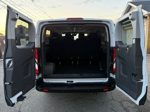 Used 2023 Ford Transit 350 XLT RWD image 12