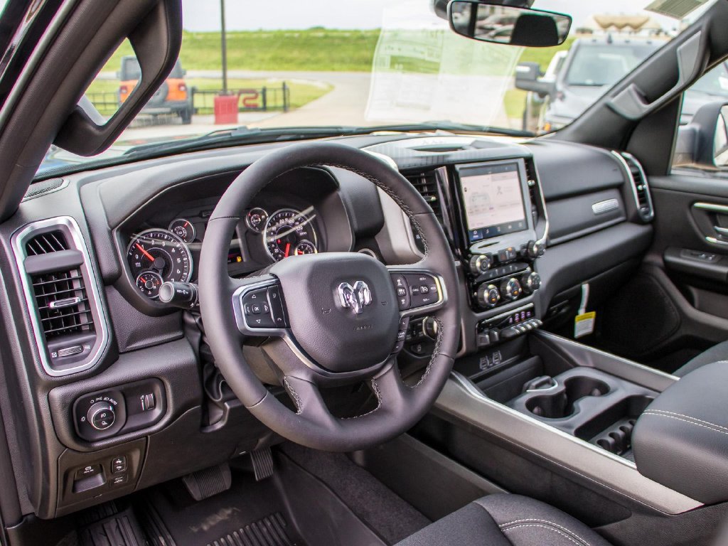 Used 2025 RAM 1500 Big Horn AWD/4WD image 29