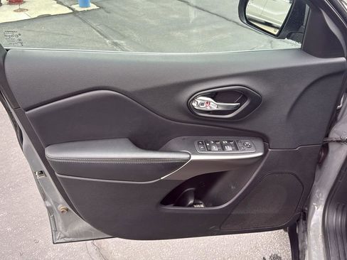 Used 2020 Jeep Cherokee Latitude Lux w/ Comfort/Convenience Group image 13