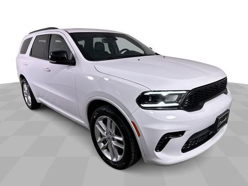 Used 2024 Dodge Durango GT RWD image 2