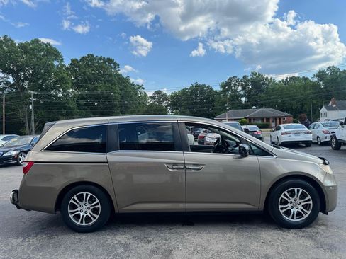 Used 2013 Honda Odyssey EX image 3