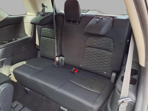 Used 2025 Nissan Pathfinder SV AWD/4WD image 23