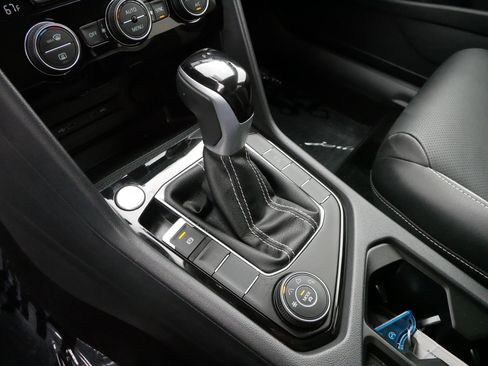 Used 2024 Volkswagen Taos SEL image 24