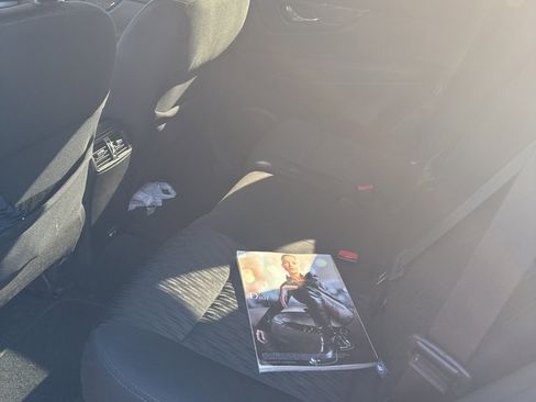 Used 2019 Nissan Rogue SV w/ Premium Package image 3