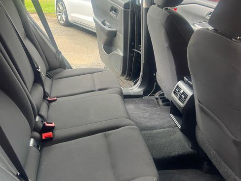 Used 2024 Nissan Rogue S FWD image 10