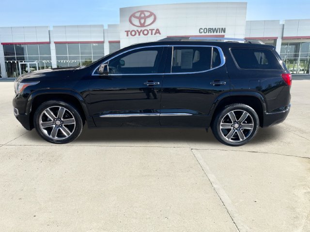 Used 2017 GMC Acadia Denali w/ Technology Package FWD image 2