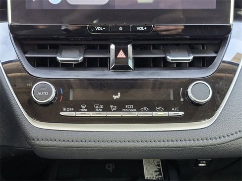 Used 2025 Toyota Corolla XLE image 15