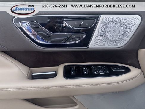 Used 2023 Lincoln Navigator Reserve AWD/4WD image 9