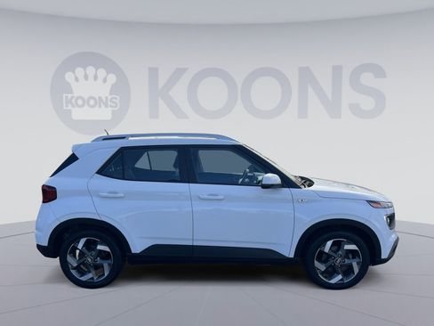Used 2023 Hyundai Venue SEL w/ Cargo Package image 8