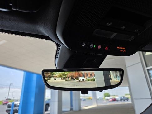 Used 2025 GMC Terrain Elevation w/ Elevation Premium Package FWD image 4