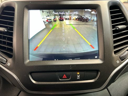 Used 2022 Jeep Cherokee Trailhawk w/ Sound & Nav Group AWD/4WD image 5