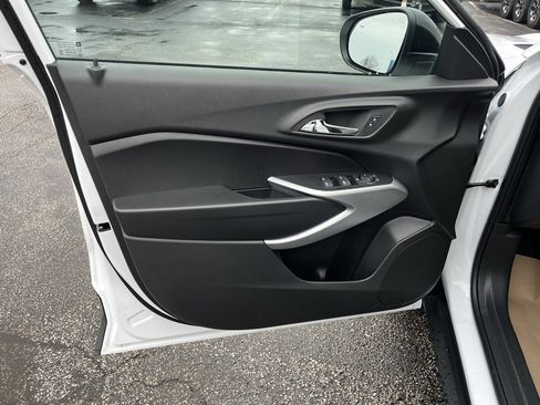 New 2026 Chevrolet Trax RS w/ Sunroof Package image 9