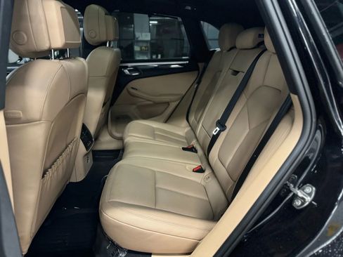 Used 2024 Porsche Macan S w/ Premium Plus Package image 15