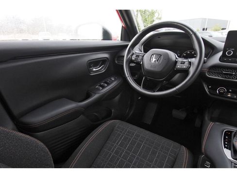 Used 2023 Honda HR-V Sport image 11