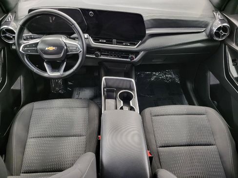 Used 2025 Chevrolet Equinox LT image 7