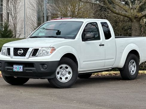 Used 2020 Nissan Frontier S image 1