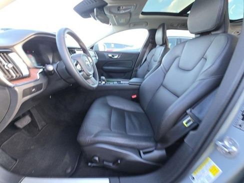 Certified 2025 Volvo V60 B5 Cross Country Plus image 5