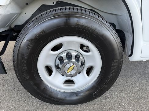 Used 2024 Chevrolet Express 3500 LT w/ LT Preferred Equipment Group RWD image 22
