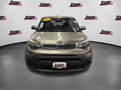Used 2019 Kia Soul FWD image 2