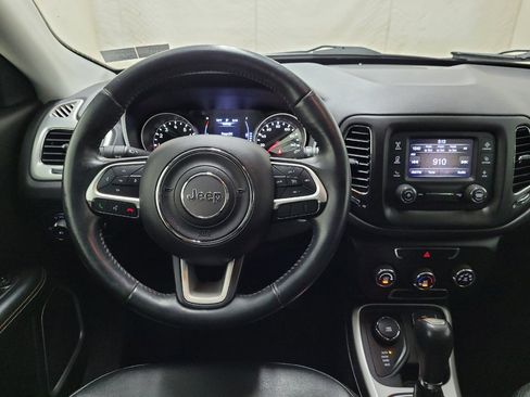 Used 2018 Jeep Compass Latitude AWD/4WD image 22
