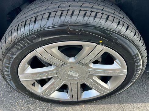 Used 2020 Cadillac Escalade Luxury AWD/4WD image 25