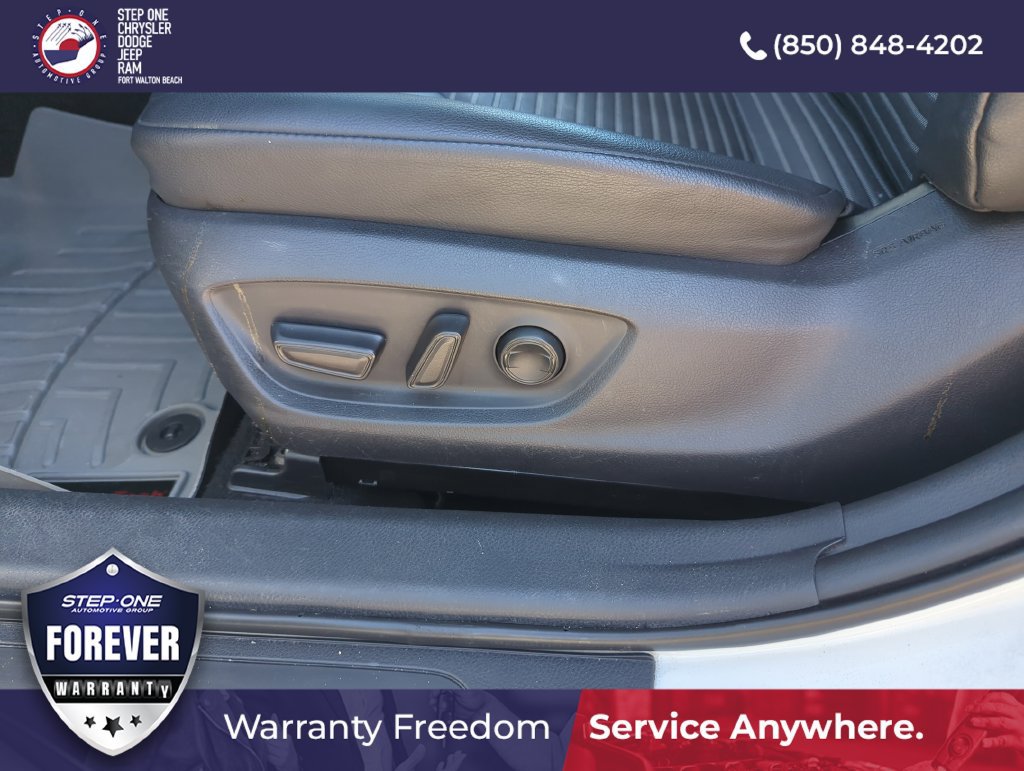 Used 2018 Toyota Camry SE FWD image 12